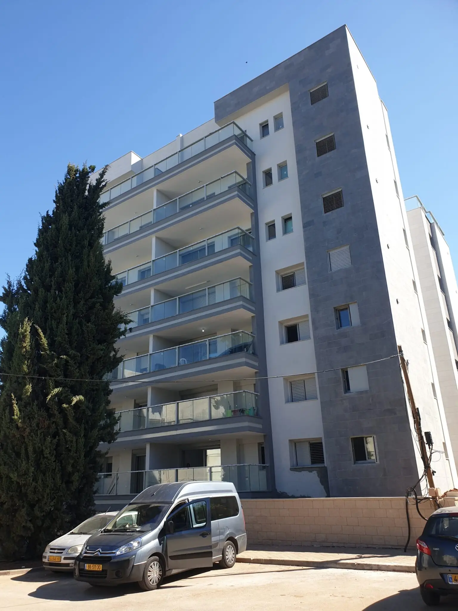 בן יהודה 72 הרצליה