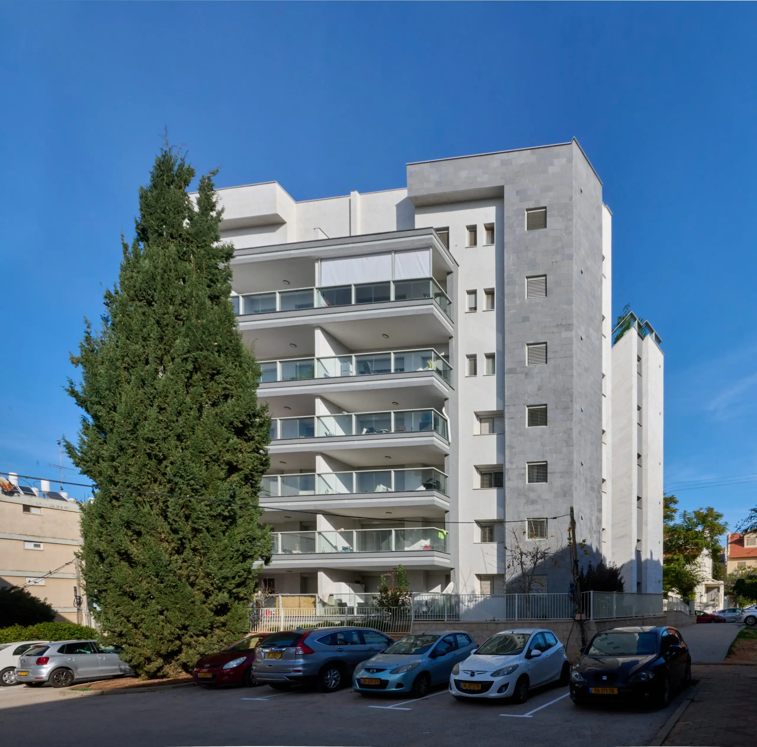 בן יהודה 72 הרצליה