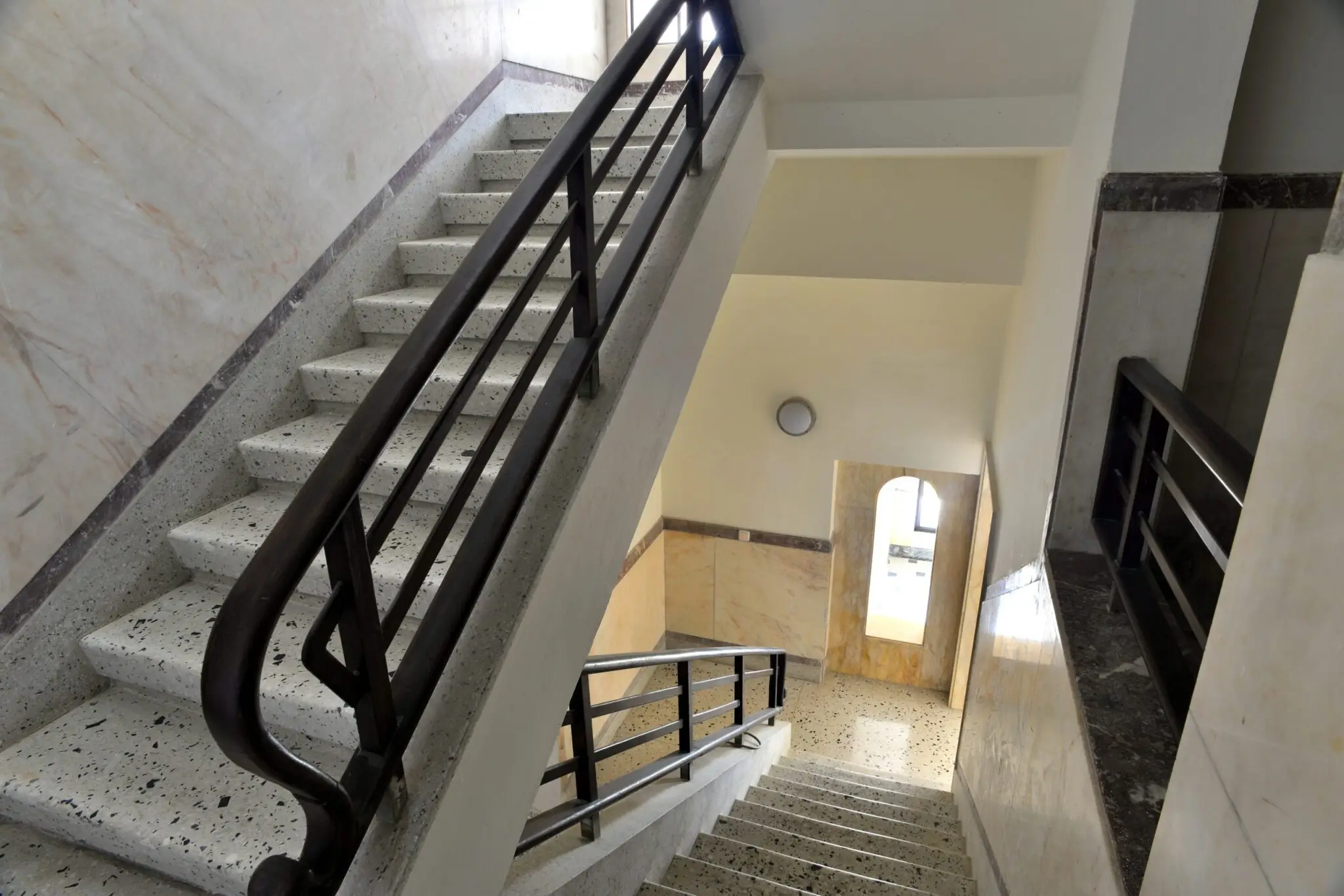 אהרונוביץ 4 ת״א